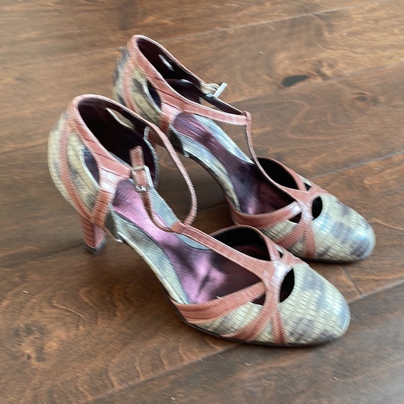 Banana Republic Womens Shoes Heels Made in Italy sz 7.5 Leather - Picture 3 of 5